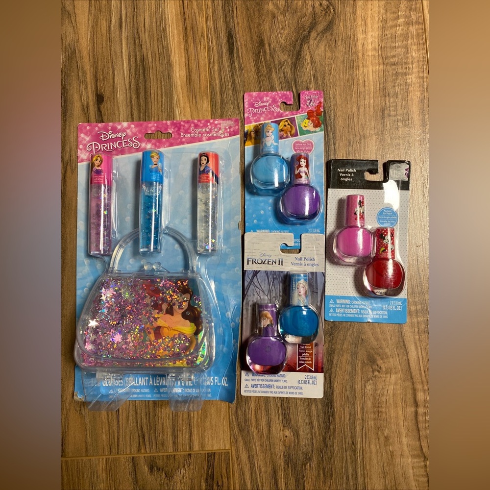 Girls Pamper Pack; Mani Lip Gloss.